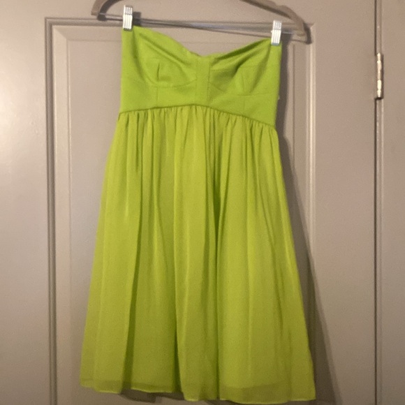 DIANE VON FURSTENBERG DVF ASTI SHORT STRAPLESS KIWI LIME GREEN DRESS Sz 4 - Picture 3 of 11